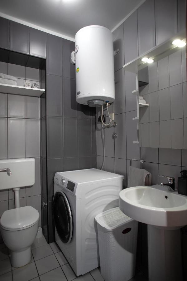 Apartment Moon 罗维尼 外观 照片