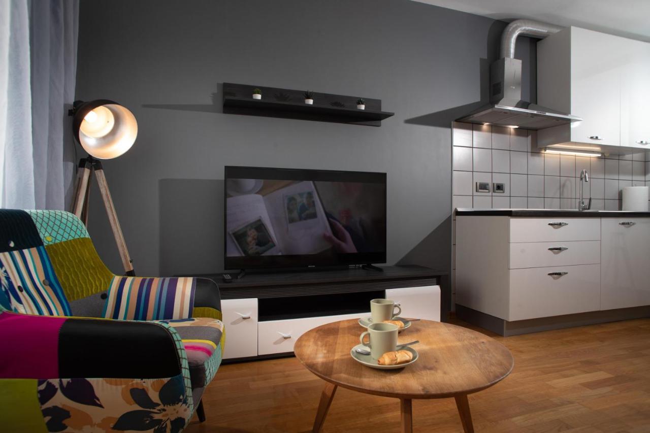 Apartment Moon 罗维尼 外观 照片