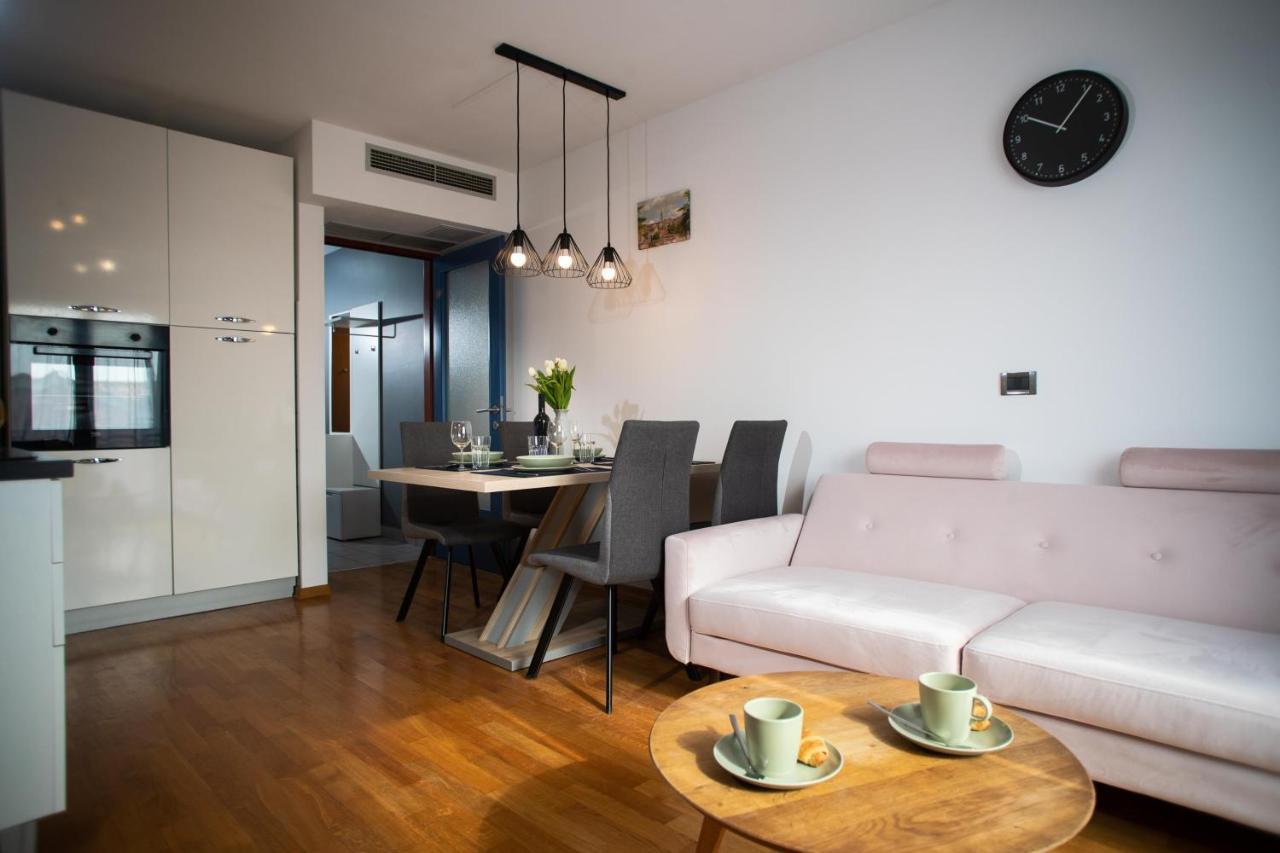 Apartment Moon 罗维尼 外观 照片