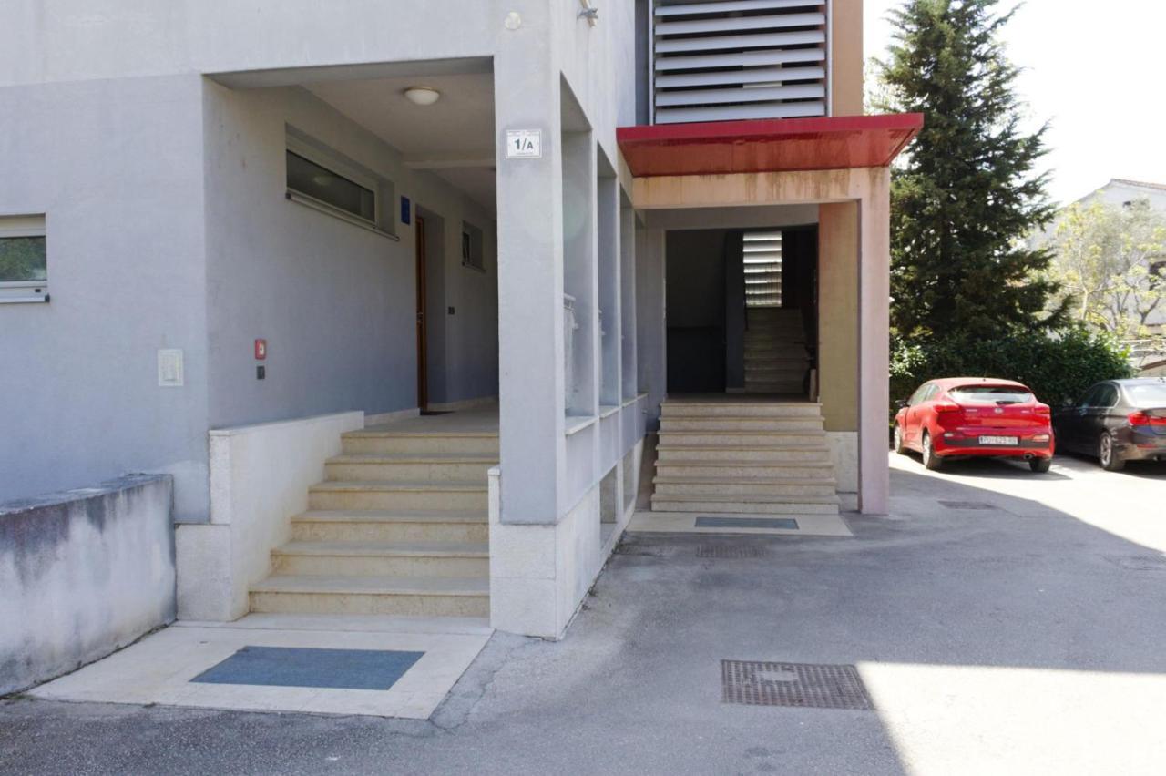 Apartment Moon 罗维尼 外观 照片